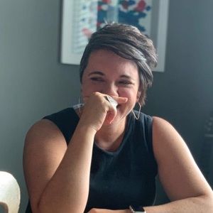 Meet your Posher, Carolina